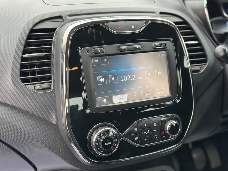 2014 Renault Captur 1.5 dCi 90 Dynamique MediaNav Energy 5dr - JUST SERVICED - FULL MOT HATCHBACK...