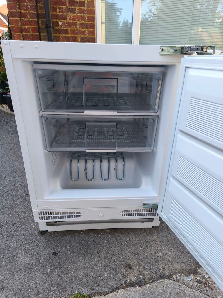 Freezer Integrated / Undercounter BELLING * A+ Energy * Like New