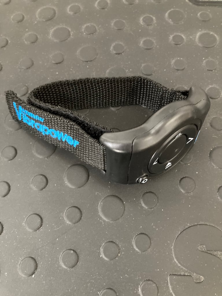 VIBRAPOWER SLIM 2 VIBRATION PLATE AND EQUIPMENT. AS NEW. 