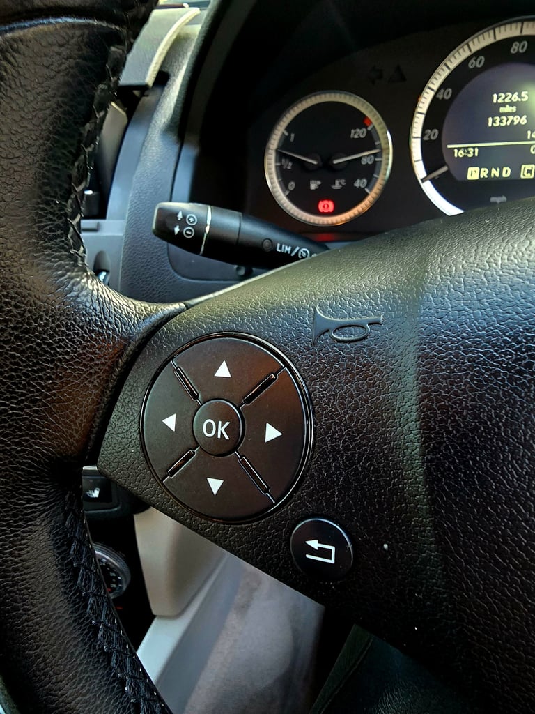 2010 Mercedes-Benz C Class C180 CGI BlueEFFICIENCY Executive LEATHER 90DAYS WARRANTY AUTO SALOON ...