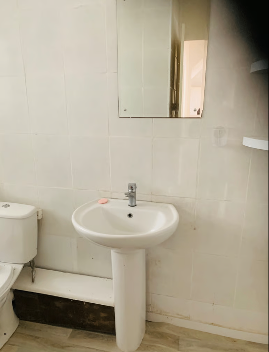 Spacious 4-Bed Flat for Rent – TN34 1HL