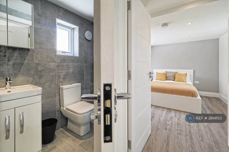 1 bedroom in St. Johns Road, Watford, WD17 (#2614153)