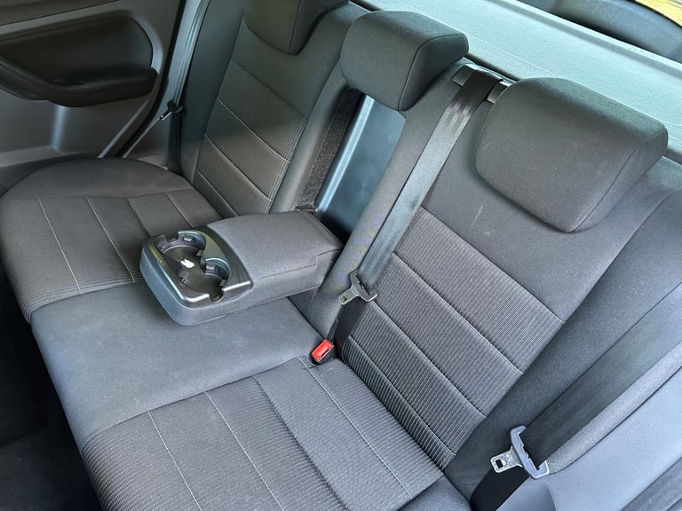FORD FOCUS TITANIUM Hatchback, 2010, Manual, 1596 (cc), 5 doors