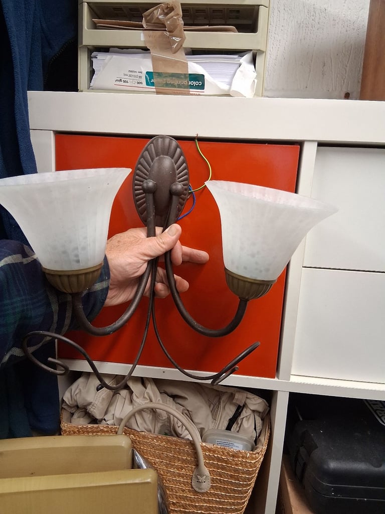 Ceiling lights and wall lights 