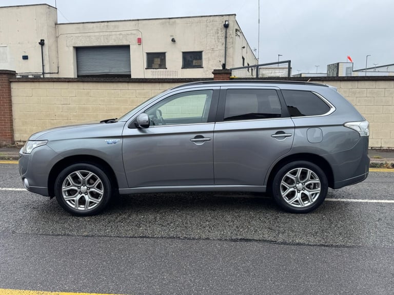  Mitsubishi Outlander 2.0h 12kWh GX4hs CVT 4WD Euro 5 (s/s) 5dr Petrol/Electric Hybrid Automatic