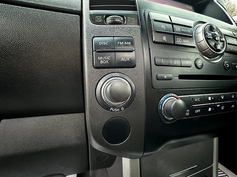 2013 Nissan Navara 3.0 dCi V6 Outlaw 4WD Diesel 4-Door Diesel