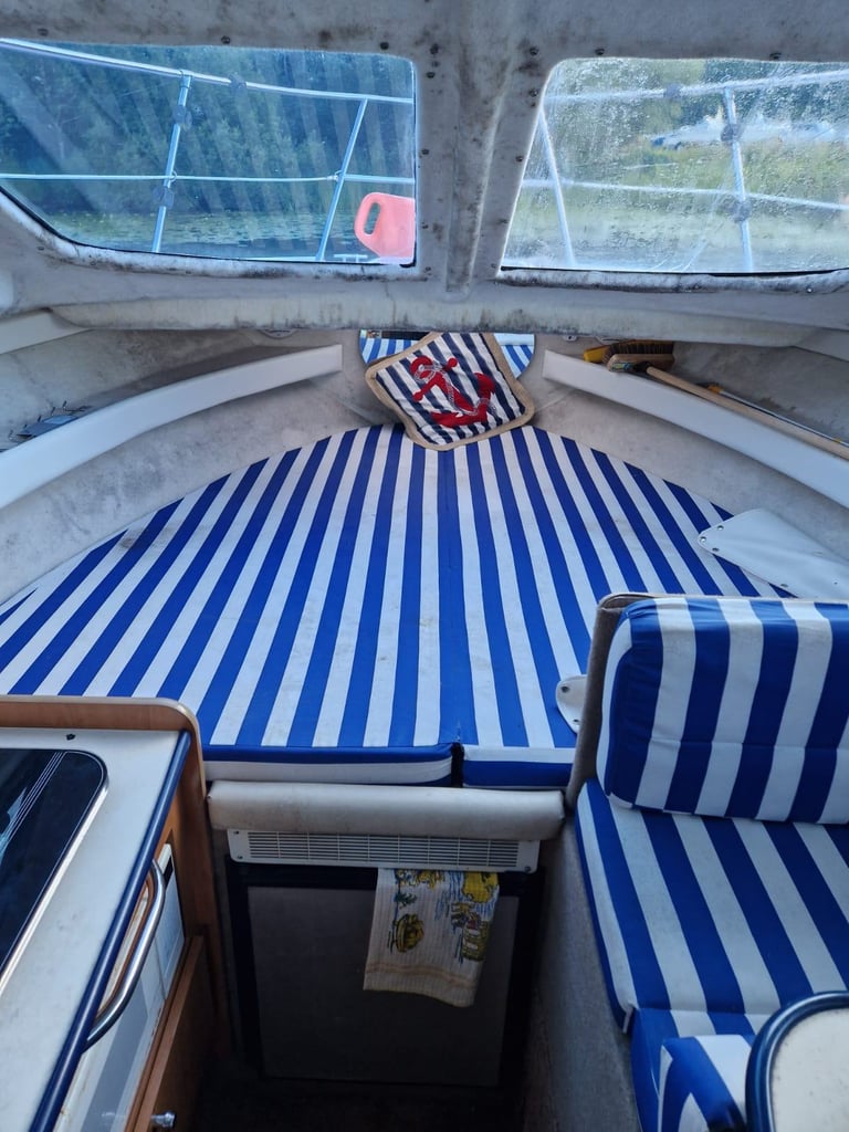 Bayliner 2452 mercruiser 