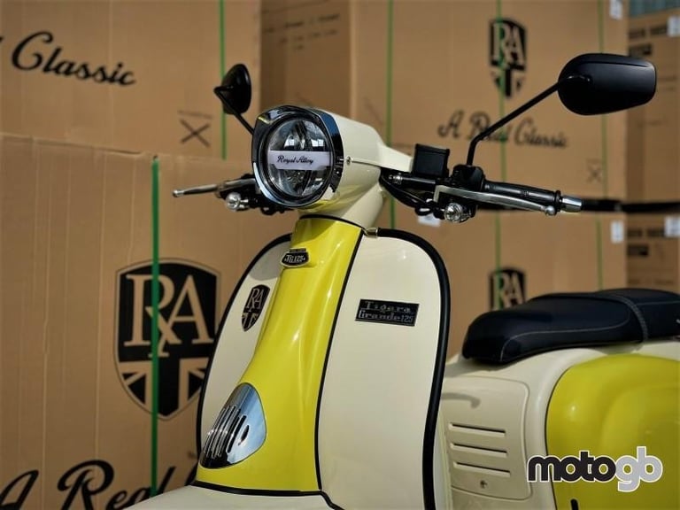 Royal Alloy TG 125cc S a Modern Classic Retro Automatic Moped Scooter