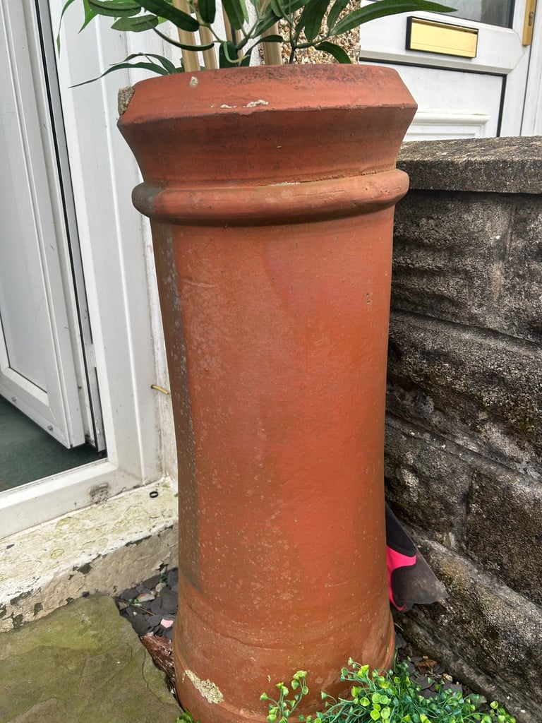 Terracotta chimney pot 