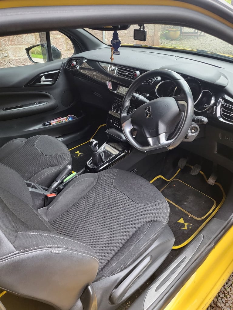 Citroen, DS3, Hatchback, 2014, Manual, 1560 (cc), 3 doors