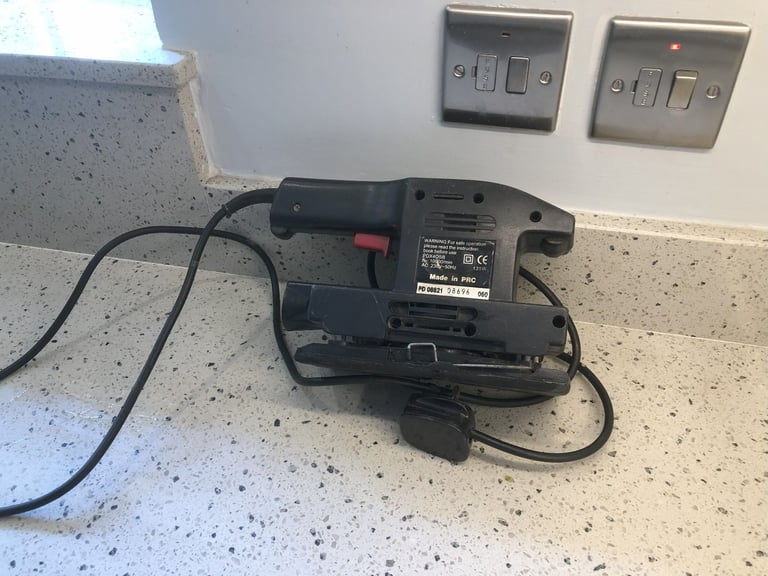 1000rpm sander in perfect working order, 240v perfect for many jobs. DELIVERY POSSIBLE
