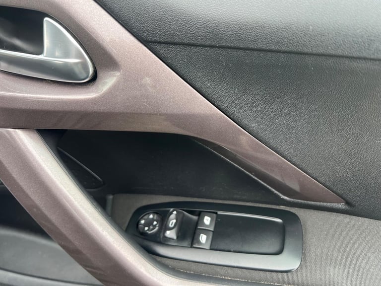 PEUGEOT 2008 1.2 PureTech Active 2015