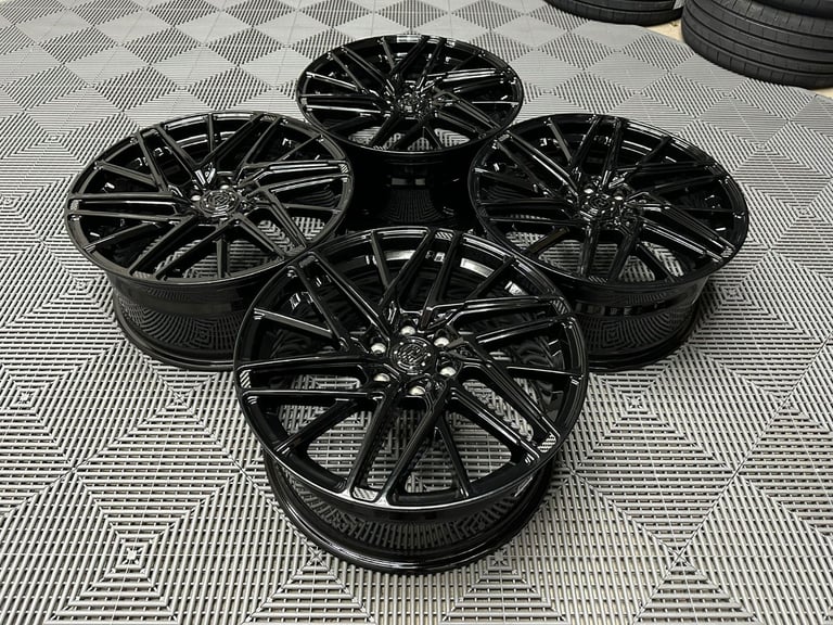 19" Motion R VS8 Alloy wheels Ford Transit Custom Van centre bore 74.5 6x120 Gloss Black