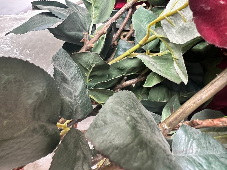 Large bunch of faux silk red roses with stems 