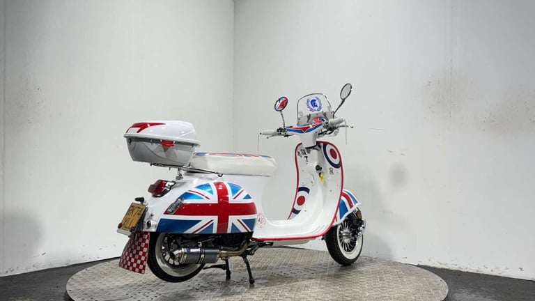 Ajs MODENA 2025 51 MILES CUSTOM SCOOTER 125CC EYE CATCHING BIKE