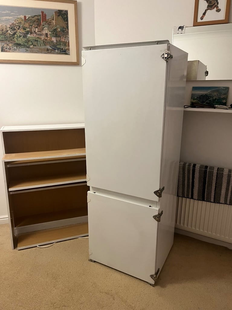 Free working integrated fridge 