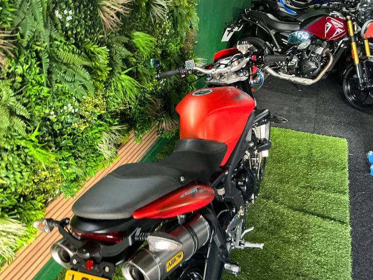 Triumph Street Triple 675