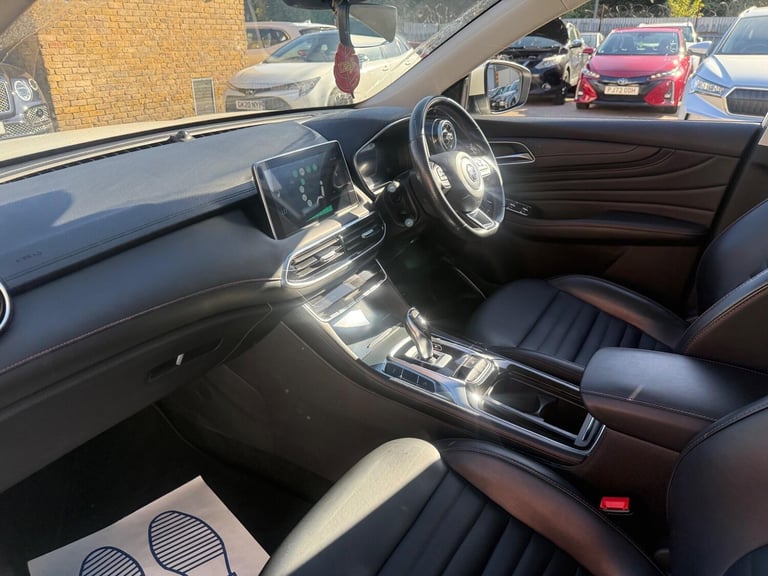 2022 MG MG HS 1.5 T-GDI 16.6kWh Exclusive Auto Euro 6 (s/s) 5dr ESTATE Petrol/Electric Hybrid Aut...