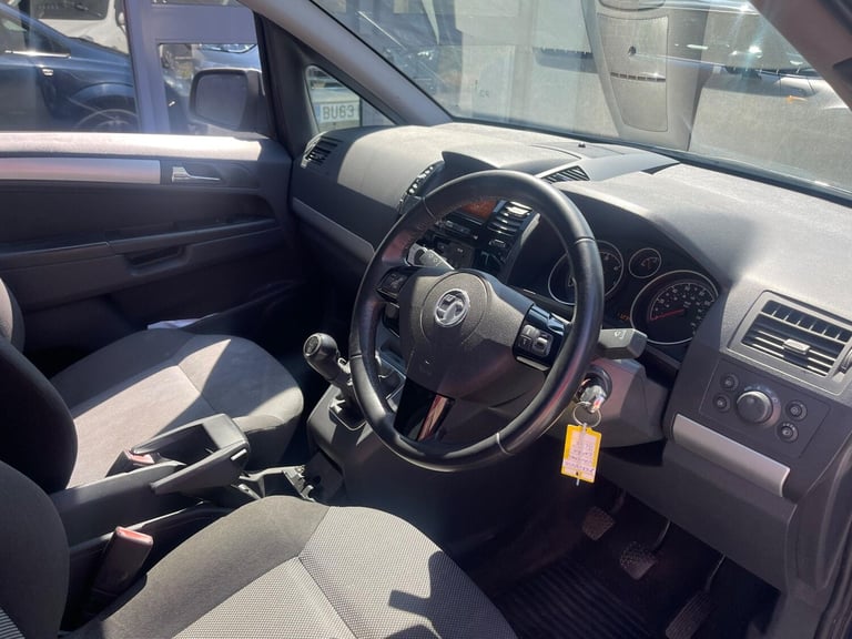 2012 Vauxhall Zafira 1.7 CDTi ecoFLEX Design Euro 5 5dr (SNav) MPV Diesel Manual