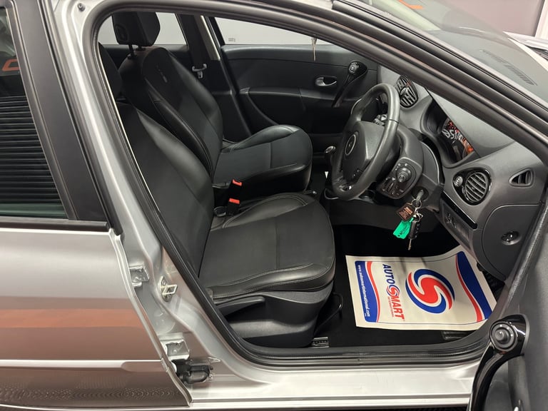 2012 Renault Clio 1.2 16V Dynamique TomTom 5dr HATCHBACK Petrol Manual