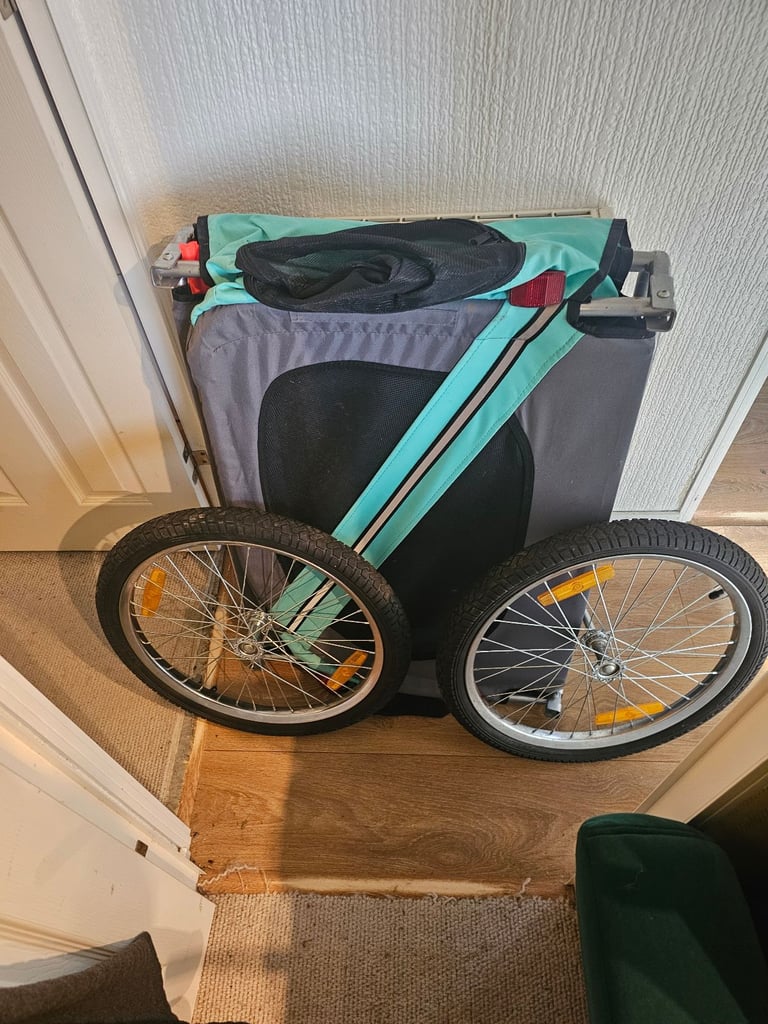 Dog trailer 