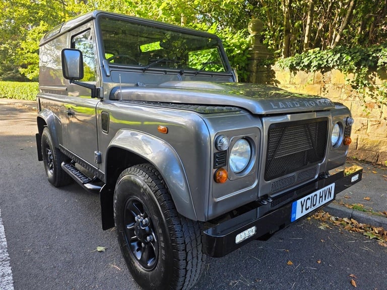image for 2010 Land Rover Defender 90 2.4 TDCi Hard Top SUV 4WD SWB Euro 4 3dr SUV Diesel Manual