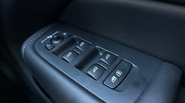 2024 Volvo XC60 Plus, B5 AWD Mild hybrid, Petrol, Dark Estate Petrol Automatic