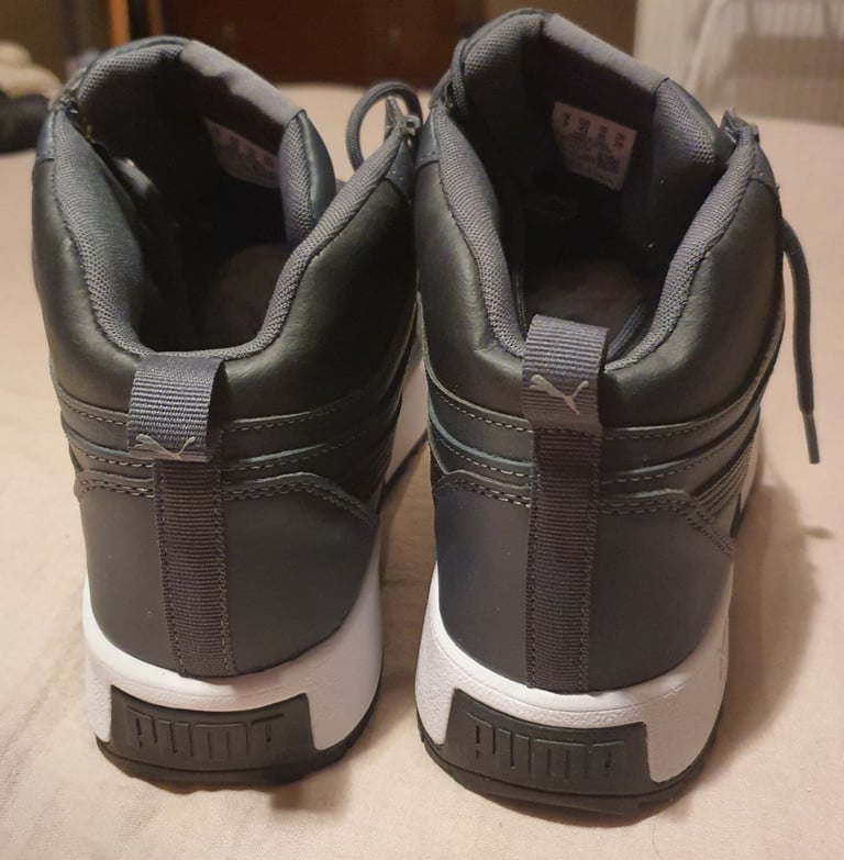 Puma Men's Boots Size 9 Mint Condition (Rarely Available) Navy Upper/Black Sole/White Mid Sole
