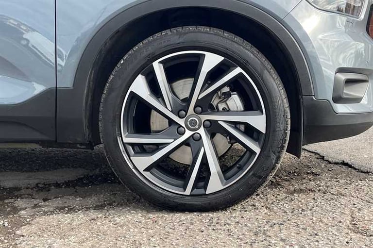 2020 Volvo XC40 1.5h T5 Twin Engine Recharge 10.7kWh R-Design Pro SUV 5dr Petrol Plug-in Hy SUV H...