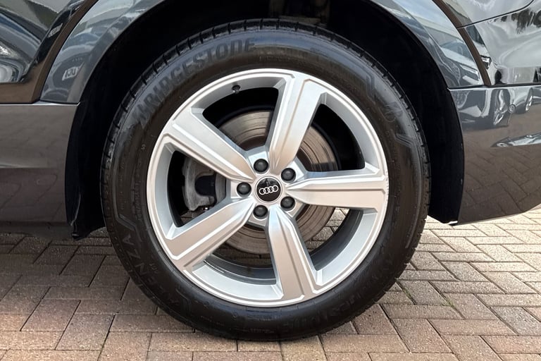 2022 Audi e-tron Sportback Technik 50 quattro 230,00 kW SUV ELECTRIC Automatic