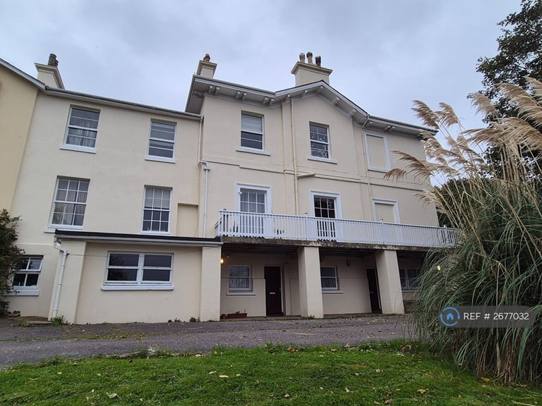 Studio flat in Middle Warberry Road, Torquay, TQ1 (#2677032)