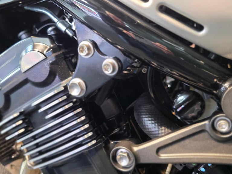 2018 KAWASAKI ZR Z900 RS 1 OWNER 4,900 MILE'S 