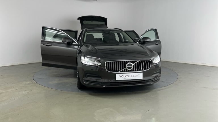 2021 Volvo V90 Momentum, B4 mild hybrid Estate Petrol Automatic