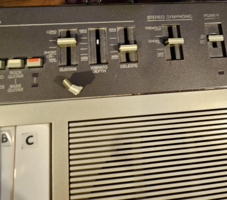 REDUCED Yamaha PS-55 Vintage Keyboard Synthesizer – Working + mains & 1 book. collection