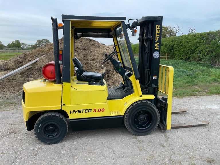 Hyster 3.0 tonne forklift container spec triple mast