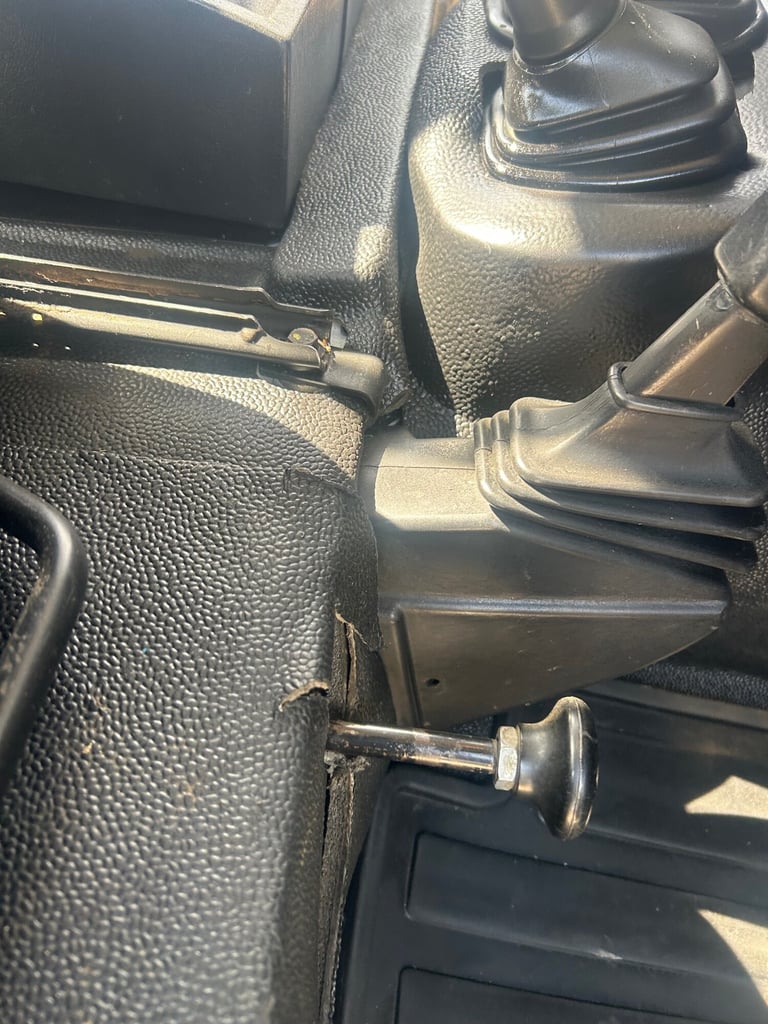 2014 Land Rover Defender Hi Capacity PickUp TDCi [2.2] cherry picker PICK UP Diesel Manual