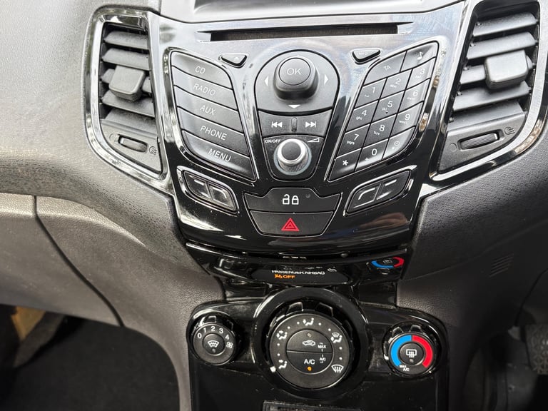 Ford, FIESTA, Hatchback, 2013, Manual, 1241 (cc), 3 doors