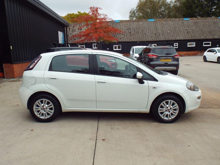 2014 Fiat Punto 1.2 Easy Euro 6 5dr HATCHBACK Petrol Manual