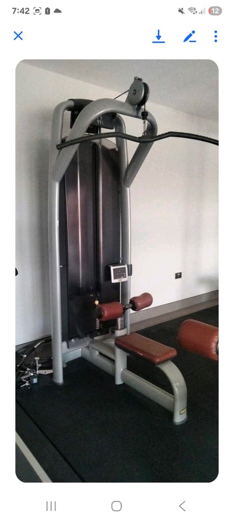 Lat pull down comercial gym equipment technogym 