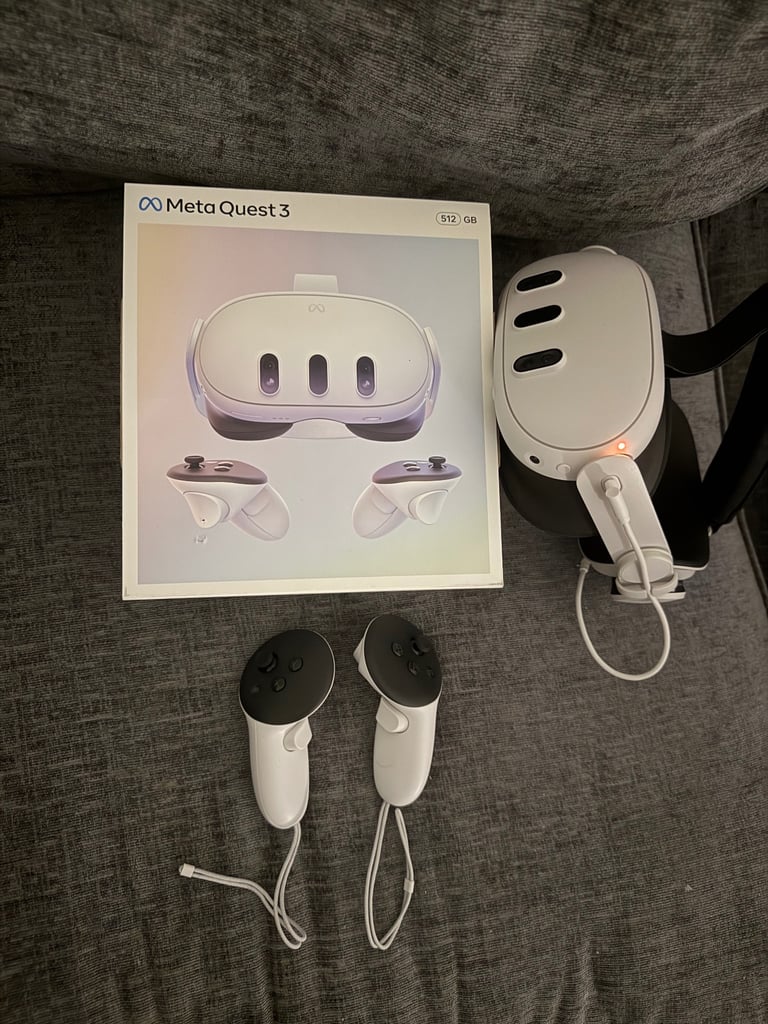 Oculus Quest 3 VR Headset 512GB w Battery Pack