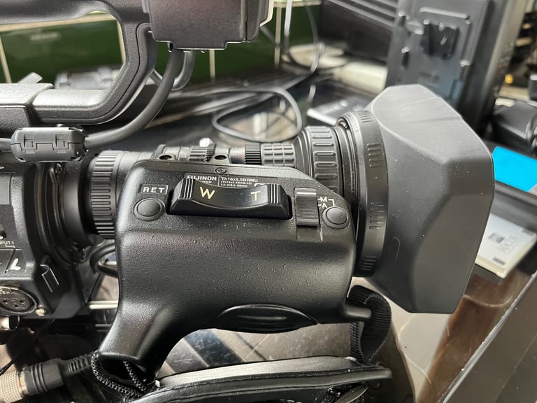 VIDEO CAMERA: JVC GY-HD101 WITH ACCESSORIES