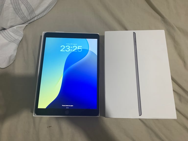 APPLE IPAD 3 3RD GEN 64GB EXCELLENT CONDITION 