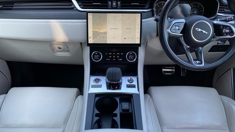 2022 Jaguar F-Pace 3.0 D300 R-Dynamic HSE 5dr Auto AWD ESTATE DIESEL Automatic