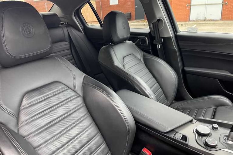 2019 Alfa Romeo Giulia 2.0 TB 280 Veloce 4dr Auto SALOON PETROL Automatic