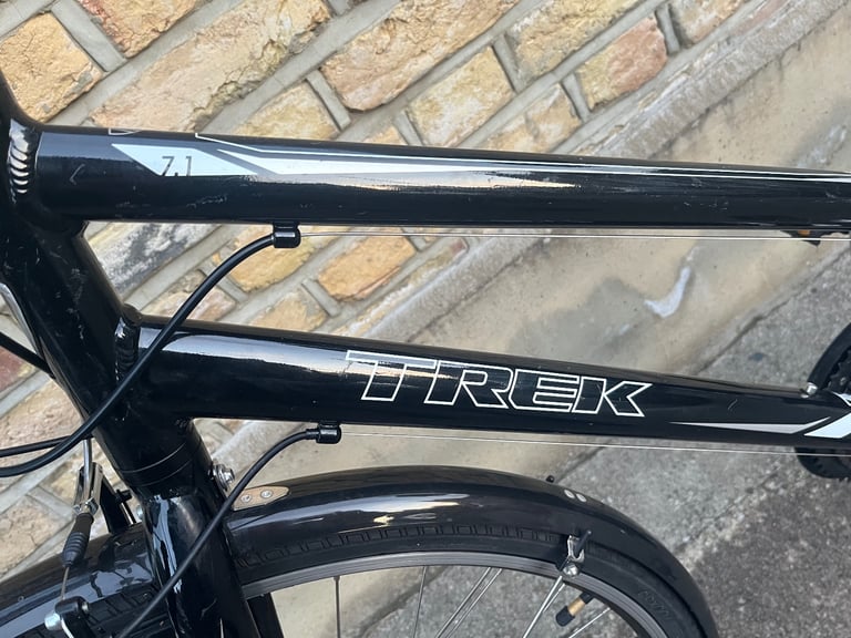TREK 7.1 FX Step-Through Hybrid Lightweight Ladies bike in Black Chrome colour