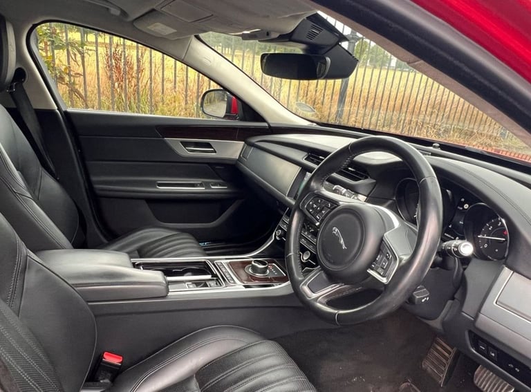 2019 68 JAGUAR XF 2.0I PORTFOLIO GPF SPORTBRAKE 5DR PETROL AUTO EURO 6 (S/S) (25
