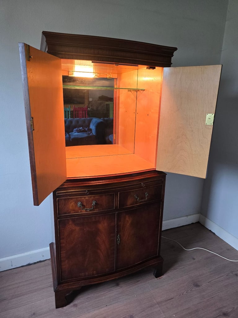 VINTAGE Burr Walnut Purpose Built Cocktail Drinks Cabinet -Possible Local Delivery
