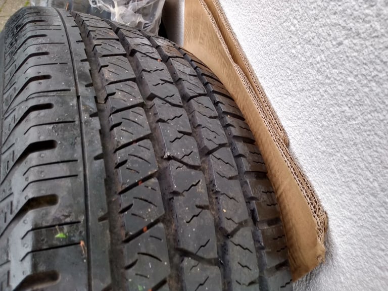 Ford Ranger Wildtrak 18” Alloy Wheels & Tyres Removed From Brand New Vehicle
