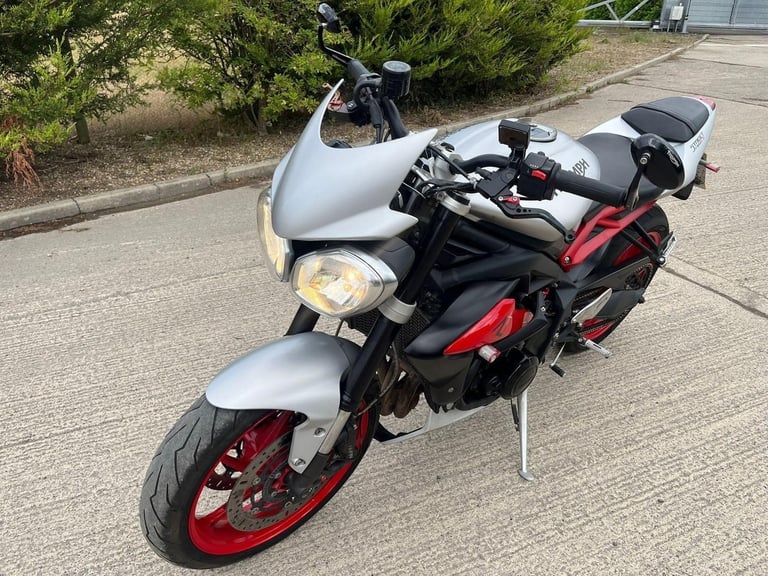 2015 64 TRIUMPH STREET TRIPLE 675 RX 675R NAKED R NEW MOT HPI CLEAR