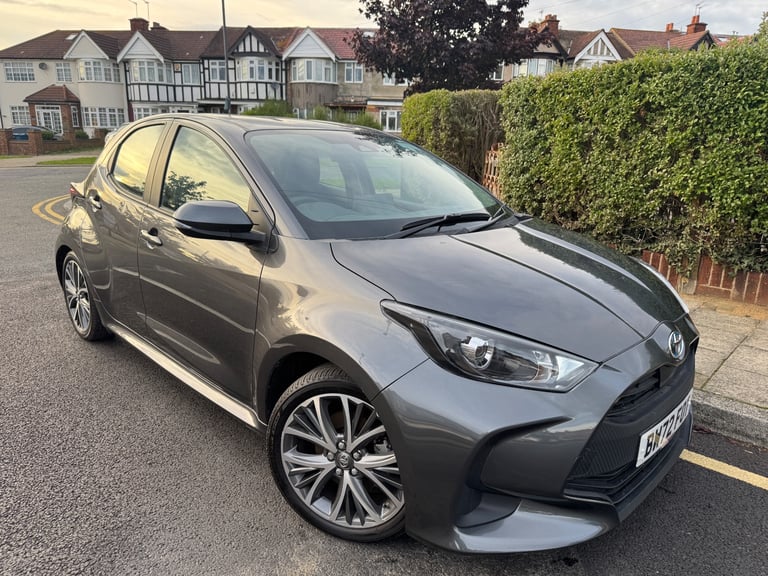 image for 2023 TOYOTA YARIS ICON 1.5 HYBRID AUTO ONLY 6,000 MLS EURO 6 IMMACULATE CONDITION. 